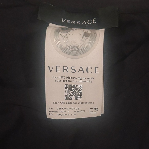 Versace Black Barocco Running Shirt - Picture 6 of 12